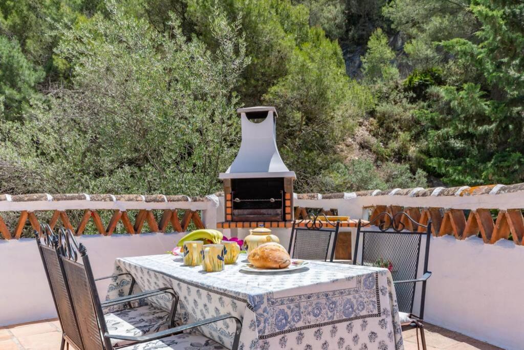 Casa Rosa, Con Encanto Y Piscina Climatizada Frigiliana Extérieur photo